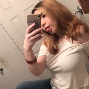 Meet your Posher, Alyssa